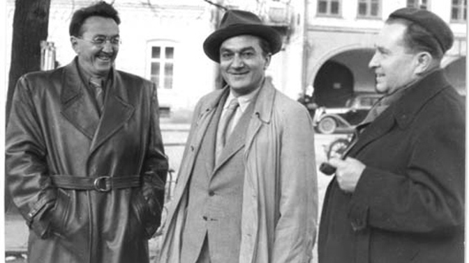 Vladimír Holan: Samotářský básník se nesnášel se sousedem Janem Werichem, s nímž bydlel na Kampě