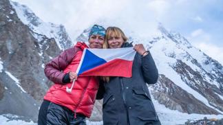 Klára Kolouchová jako první rodilá Češka zdolala před lety Mount Everest a v loni jako první Češka a teprve dvacátá žena světa vystoupala i na druhou nejvyšší horu světa  - na nebezpečnou K2. 