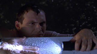 Christian Slater ve filmu Povodeň.