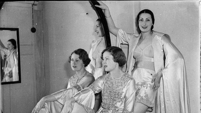 Historie spodního prádla: Autorkou prvního patentu na podprsenku byla Češka