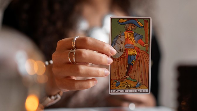Horoskop a tarot: Podívejte se, jaká karta náleží vašemu znamení a co o vás říká