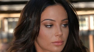 Zpěvačka Tulisa prozradila, že bojuje s Bellovou obrnou. Může za to vážný pád z koně, přiznala