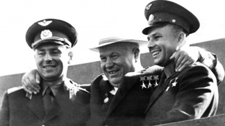 Jurij Alexejevič Gagarin byl sovětský kosmonaut, první člověk, který vzlétl do vesmíru. Ke svému kosmickému letu odstartoval 12. dubna 1961 v lodi Vostok 1 z kosmodromu Bajkonur. Obletěl Zemi a po 108 minutách přistál.