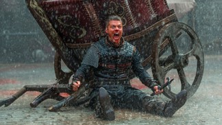 Ivar Bezkostý ze seriálu Vikingové skutečně existoval. Chromého, ale geniálního mrzáka na bojiště nosili