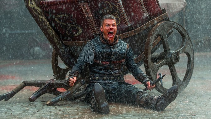 Ivar Bezkostý ze seriálu Vikingové skutečně existoval. Chromého, ale geniálního mrzáka na bojiště nosili