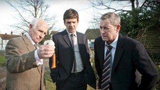 Na Vraždách v Midsomeru se scenáristi vyřádili: Mordovali gilotinou i tankem