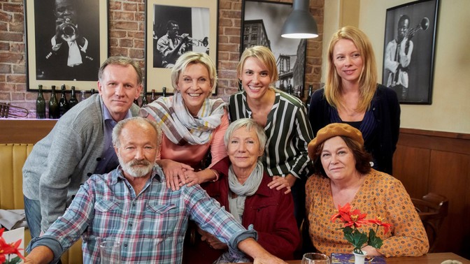 Ulice je český televizní seriál, vysílaný od roku 2005 na TV Nova. Jedná se o první a dosud jediný český denní nekonečný seriál, spadající do žánru mýdlové opery.