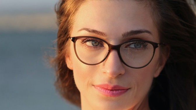 Náhlé slzy, motání hlavy, nesoustředěnost: Méně časté signály, že potřebujete brýle