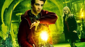 Balthazar Blake alias Nicolas Cage je čarodějným mistrem, který se v současném Manhattanu snaží ubránit město před svým úhlavním nepřítelem Maximem.