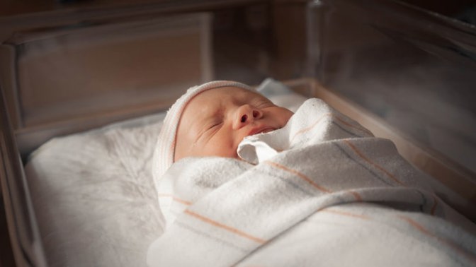 Průlomový převrat. Dítě, které se v Austrálii narodilo matce nakažené koronavirem, nemuselo do izolace