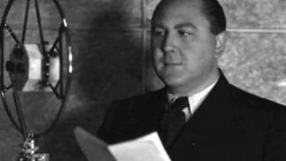 Vítězslav Nezval byl český básník, spisovatel a překladatel, spoluzakladatel poetismu, vůdčí osobnost českého surrealismu.