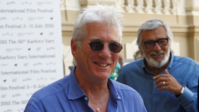 Richard Gere: Buddhista, který válí na klavír a ovládá japonské bojové umění