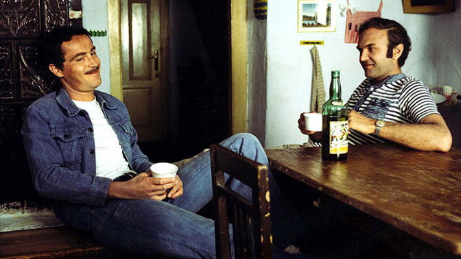 Zdeněk Svěrák byl bez plnovousu k vidění jen velmi sporadicky. Režisér Jiří Menzel trval na tom, že se musí oholit, neboť jen tak bude jako Pražák vypadat věrohodněji.