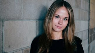 Kamila (32): Máma se se mnou nestýká a mé dcery odmítá. Místo toho dává lásku cizím dětem