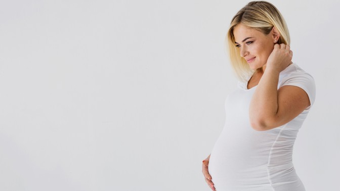 Jak na těhotenské nevolnosti: Funguje vhodný jídelníček, aromaterapie i babské rady