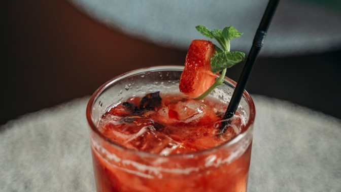 5 receptů na nejlepší domácí limonády. Zkuste jahodovou, okurkovou nebo bezovou