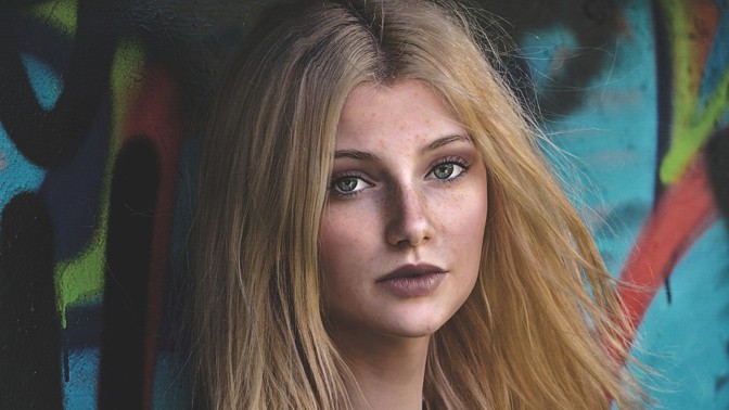 Veronika (26): Začala jsem si s kolegou z práce. On se k našemu vztahu odmítá přiznat