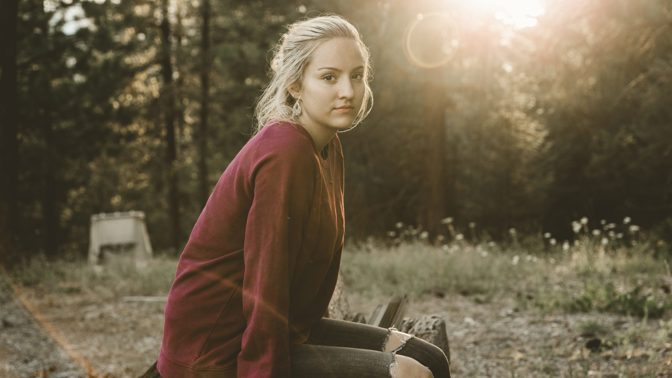 Míša (30): Máma mě opustila, když jsem se narodila, a táta to vzdal. Po letech se ozvala