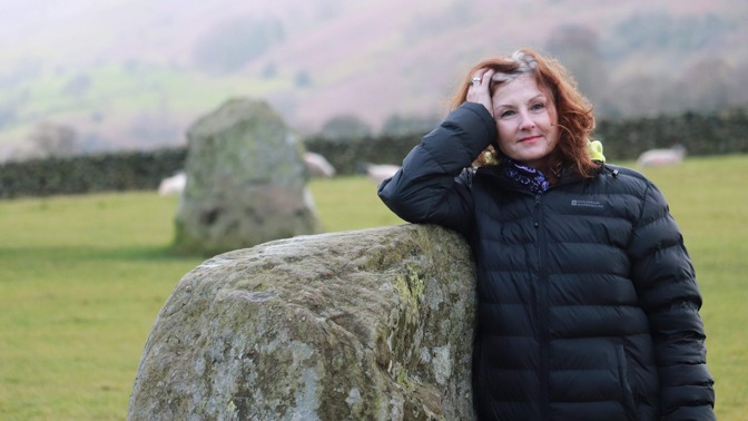 Viola (55): Manžel se chová jako puberťák, vnutil se i do synovy party