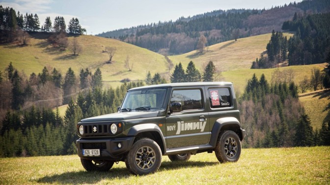 Chcete auto od koruny? Na portálu Aukro.cz se draží nové Suzuki Jimny, výtěžek půjde na charitu