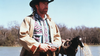 Kultovní seriál Walker Texas Ranger: Chybělo málo a Chuck Norris by se natáčení seriálu nedožil