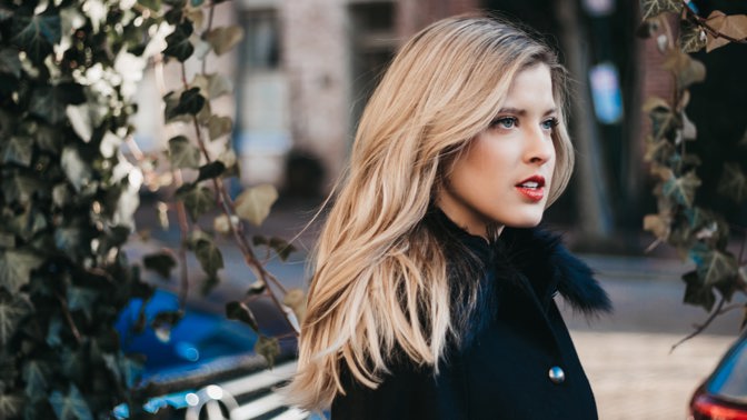 krásná žena potvora