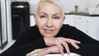 Radka (41): Na stará kolena jsem byla nucena vrátit se k rodičům. Teď jsem všem spolužačkám pro smích