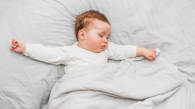 Nová studie zjistila, proč malé děti v noci pláčou. Snaží se tak zabránit příchodu mladšího sourozence