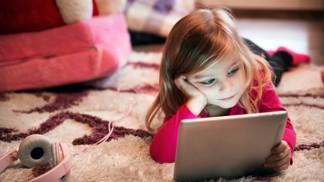 Odborníci radí, jak po karanténě dostat děti od počítačů a tabletů