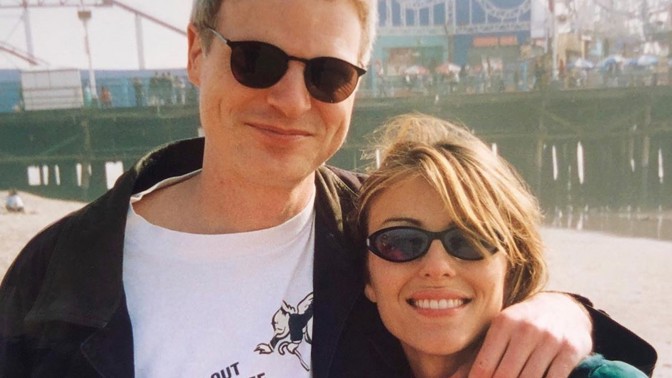 Liz Hurley sdílela na svém instagramovém účtu snímek s tragicky zesnulým bývalým partnerem Stevem Bingem.