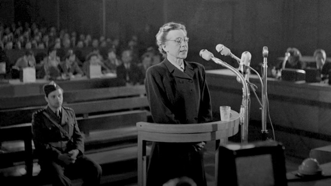 Milada Horáková během zinscenovaného procesu.