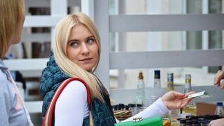 Kamila (35): Manžel se rozhodl, že budeme šetřit. Chová se jako blázen, mám podezření, že něco tají
