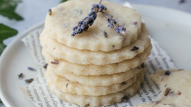 Levandule v kuchyni: Připravte si levandulovou zmrzlinu nebo lahodné sušenky