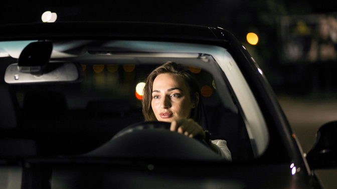 Daniela (27): Předjíždějící řidič přibrzdil a ukazoval, abych odbočila. V tom se stalo něco děsivého