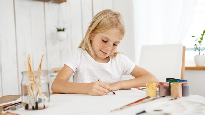 Věčné dilema: Poznáte, od kdy už může dítě zůstat doma chvíli samo?