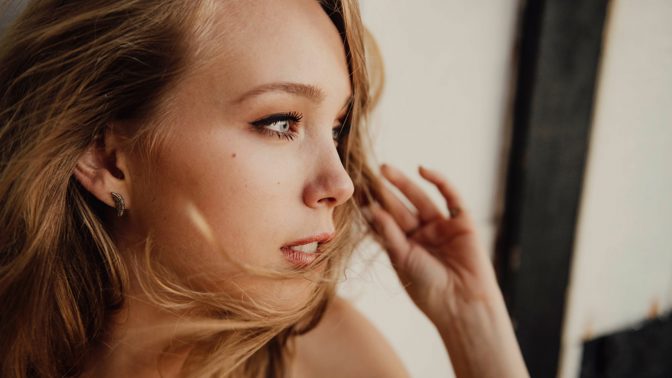 Lucka (26): Nacvičovala jsem taneček pro přítele, když do pokoje vešel přítelův bratr. Mělo to nečekané pokračování