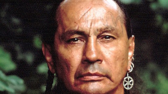 Poslední Mohykán, Russell Means
