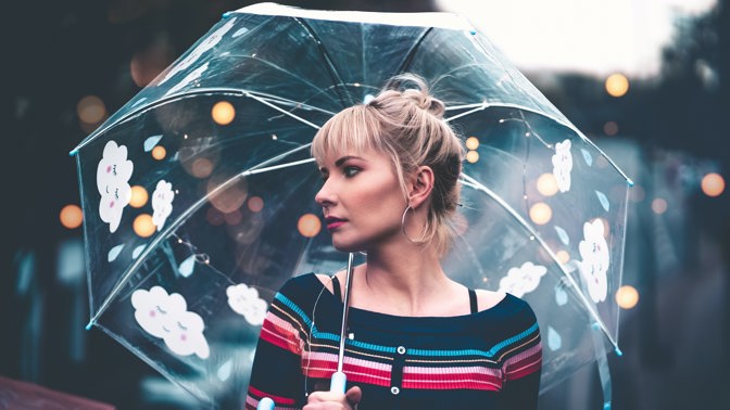 Jak přelstít uplakané léto: I v gumácích a pláštěnce uděláte parádu