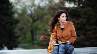 Tereza (20): Kamarádka žije jen pro sociální sítě. Bojím se, že je to na odbornou pomoc