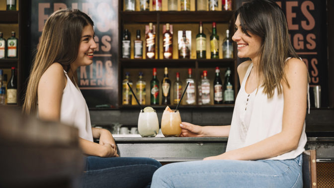 Hana (31): Dvořil se mi ošuntělý chlapík a já ho radši přenechala kamarádce. Teď si sypu popel na hlavu