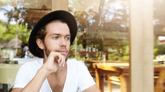Šimon (28): Přítelkyně propadla kouzlu solária. Nyní bojuje s tím, aby překonala to, že nebude opálená