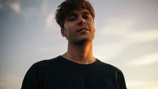 Tomáš (25): Spím s matkou své přítelkyně, když s tím přestanu, řekne jí to. Nevím, co mám dělat