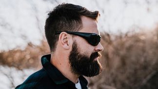 Miloš (35): Už od dětství jsem nosil silné brýle, teď se situace zhoršila, mohu oslepnout. Bojím se tmy