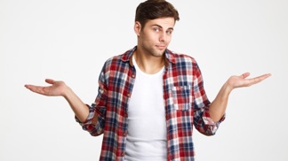Karel (29): Přítelkyně nemá vlastní názor, pravdivé je jen to, co řekne její matka. Šílím z toho