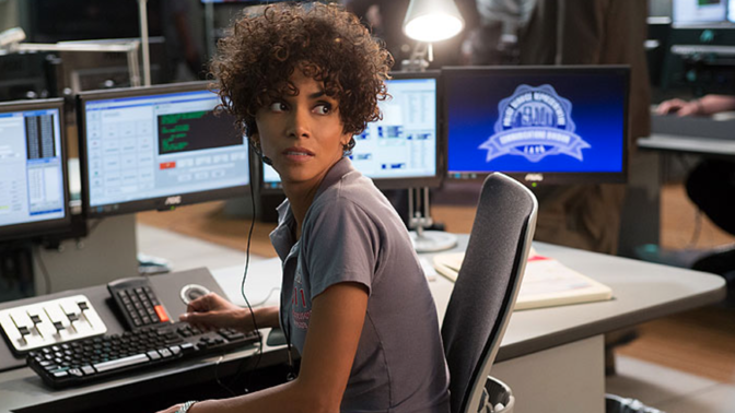 Byla svědkem domácího násilí a žila na ulici: Oscarová herečka Halle Berry slaví 54. narozeniny