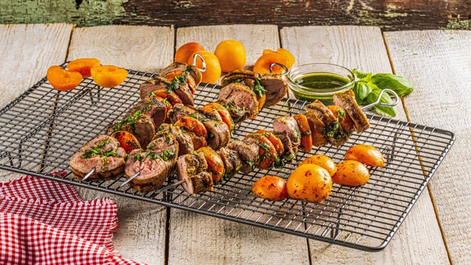 V hlavní roli maso s ovocem: Jak chutná vepřová panenka s meruňkami