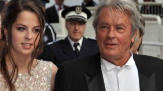 Alain Delon: Rebel a sukničkář, který na stará kolena žije jen se psy