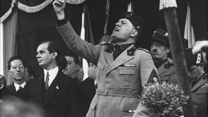 Oblíbená jídla diktátorů: Mussolini holdoval česneku, Pol Pot zase miloval kobru s arašídy