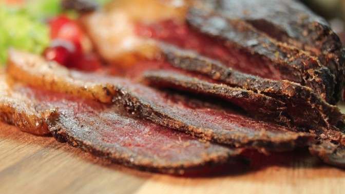 Vyrobte si vlastní jerky: Sušené maso vám dodá energii a zabaví u televize