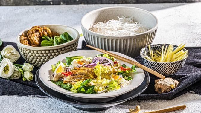 Kuře na sto způsobů: Vyzkoušejte kuřecí curry salát